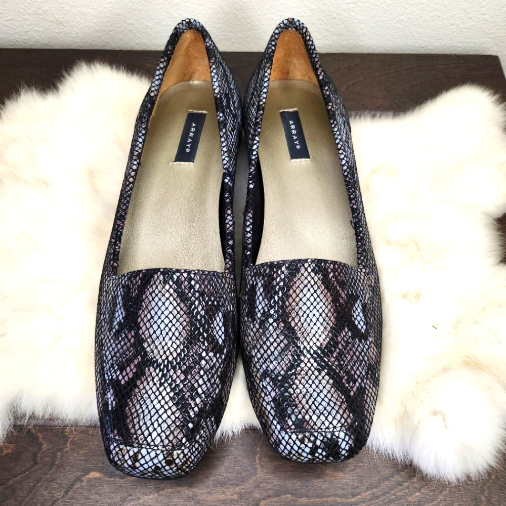 Shoes, loafer/flats, size 7N, square toe, snake skin print. NWOT. Never worn.